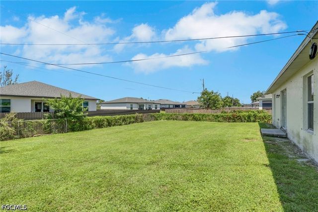 325 NE 30th TER, Cape Coral, FL 33909