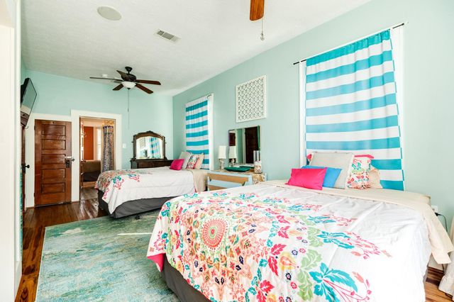 4123 Avenue Q, Galveston, TX 77550