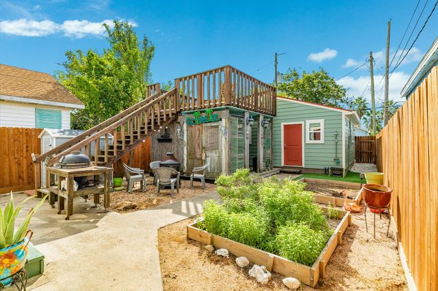 4123 Avenue Q, Galveston, TX 77550