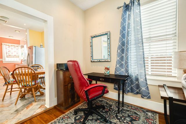 4123 Avenue Q, Galveston, TX 77550