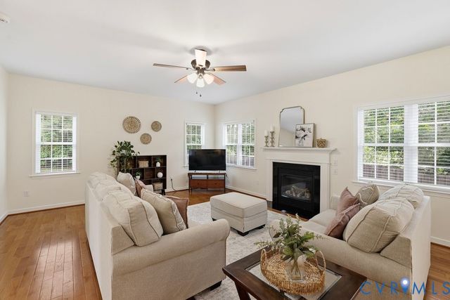 16624 Otterdale Pointe Dr, Moseley, VA 23120