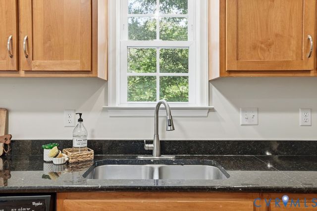 16624 Otterdale Pointe Dr, Moseley, VA 23120