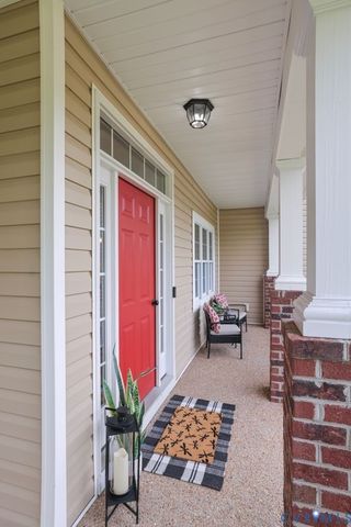 16624 Otterdale Pointe Dr, Moseley, VA 23120