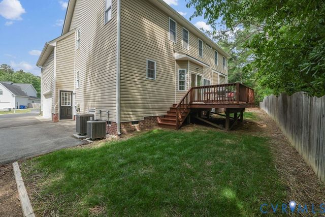 16624 Otterdale Pointe Dr, Moseley, VA 23120