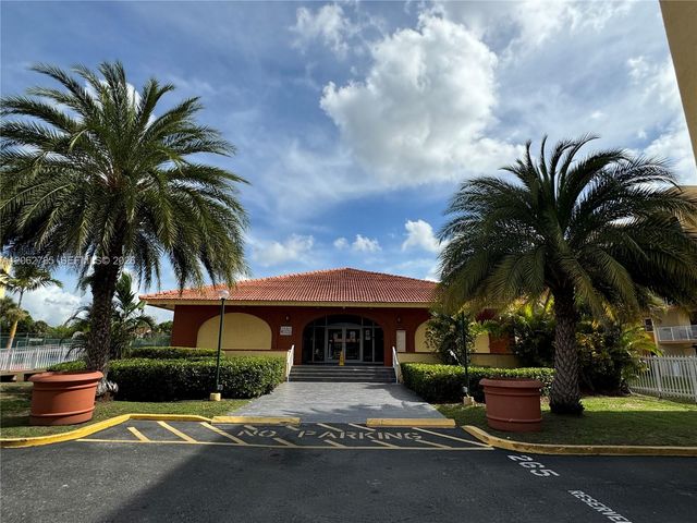 7010 NW 186th St 5-418, Hialeah, FL 33015