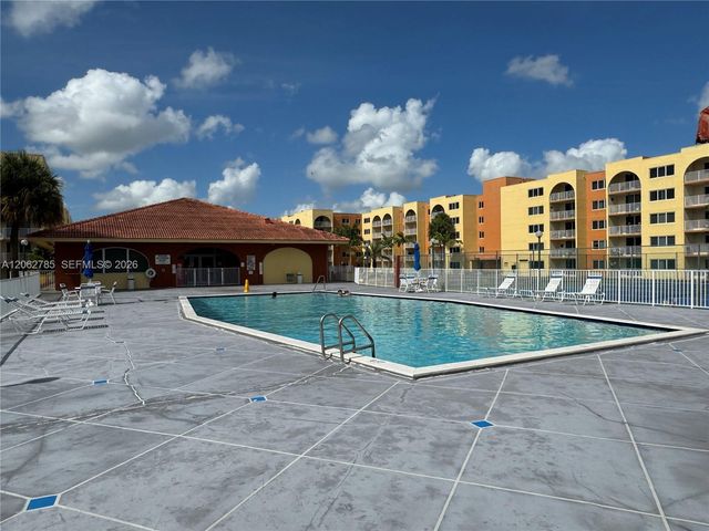 7010 NW 186th St 5-418, Hialeah, FL 33015