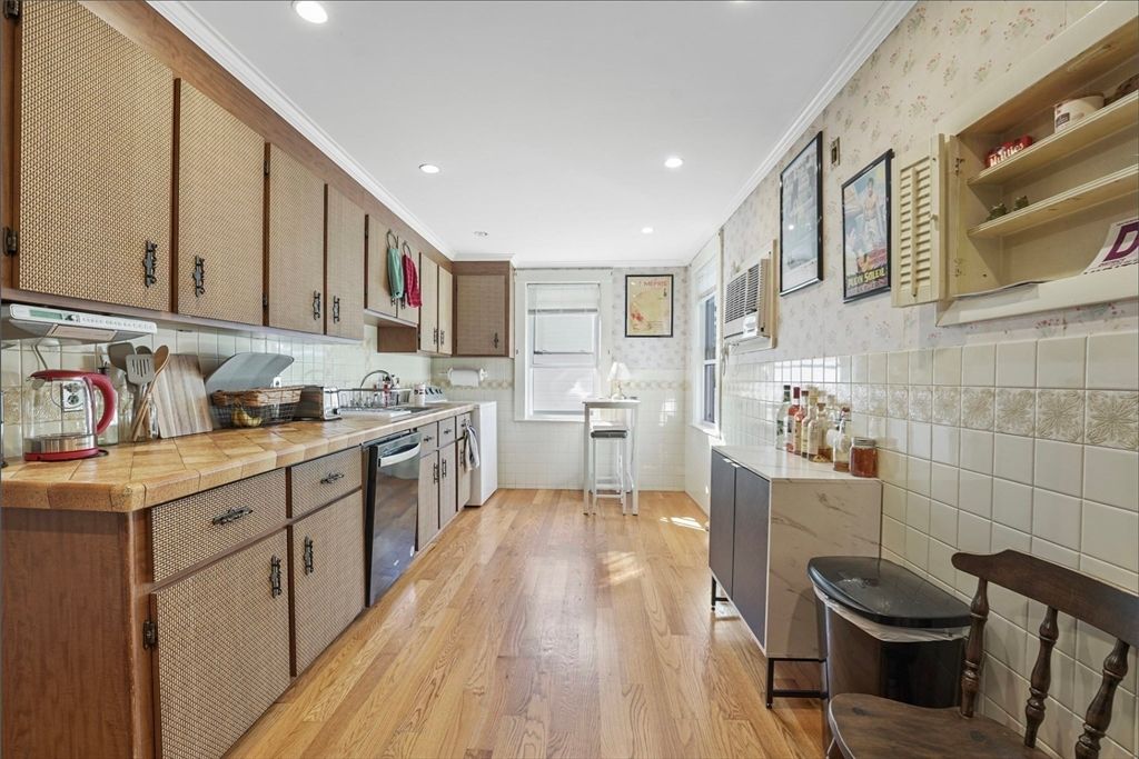 69 Jaques St 3, Somerville, MA 02145