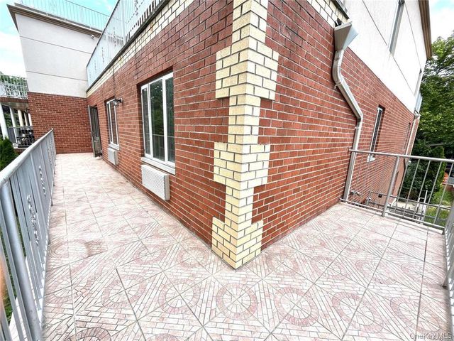 6434 Grand Central Parkway 2B, Forest Hills, NY 11375
