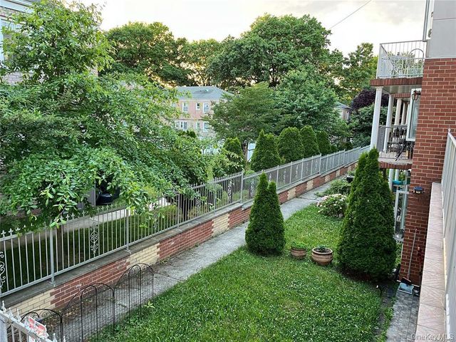 6434 Grand Central Parkway 2B, Forest Hills, NY 11375