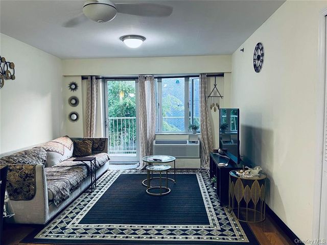 6434 Grand Central Parkway 2B, Forest Hills, NY 11375