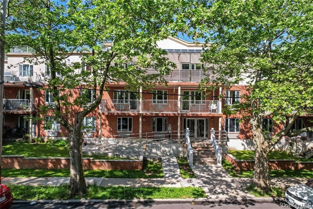 6434 Grand Central Parkway 2B, Forest Hills, NY 11375