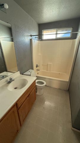 1776 Toiyabe Ln, Stockton, CA 95206