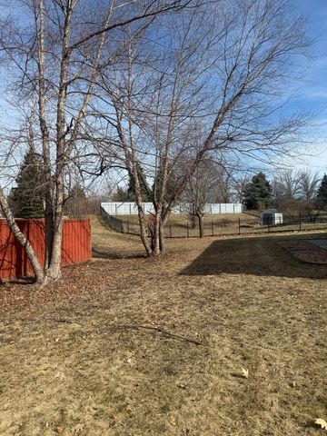 4426 Ladyslipper Avenue N, Brooklyn Park, MN 55443