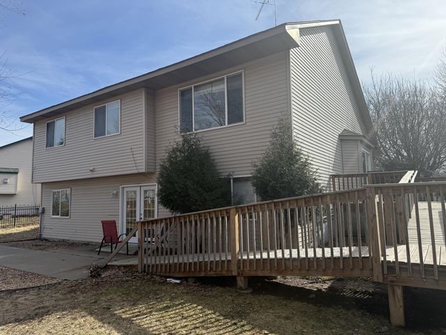 4426 Ladyslipper Avenue N, Brooklyn Park, MN 55443