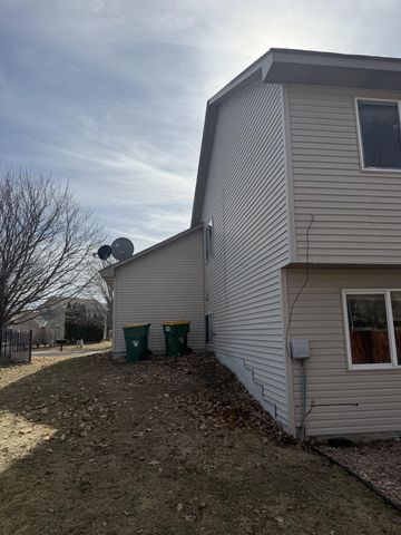 4426 Ladyslipper Avenue N, Brooklyn Park, MN 55443