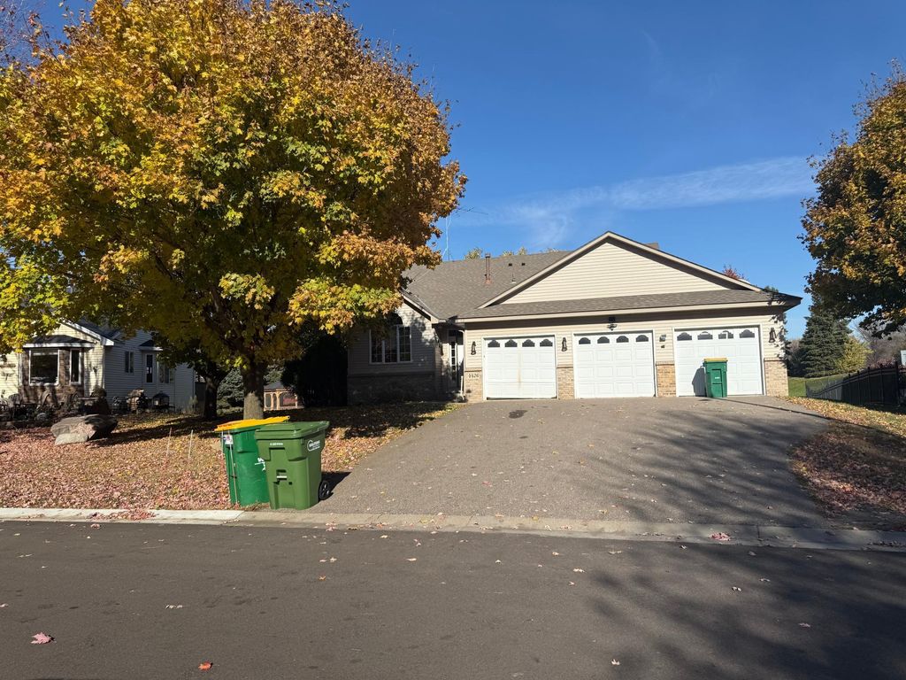4426 Ladyslipper Avenue N, Brooklyn Park, MN 55443