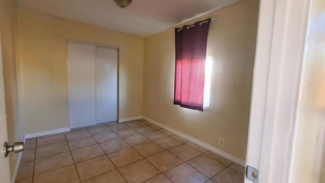 11985 Chamberlaine Way, Adelanto, CA 92301