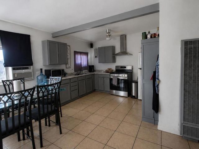 11985 Chamberlaine Way, Adelanto, CA 92301
