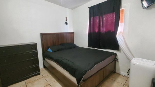 11985 Chamberlaine Way, Adelanto, CA 92301