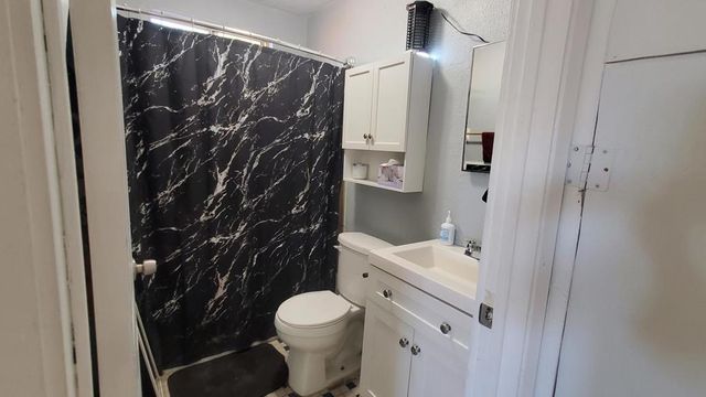 11985 Chamberlaine Way, Adelanto, CA 92301