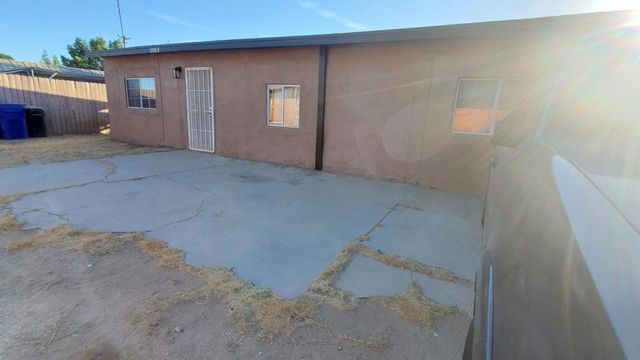 11985 Chamberlaine Way, Adelanto, CA 92301