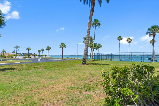 1 GATESHEAD DRIVE B108, Dunedin, FL 34698