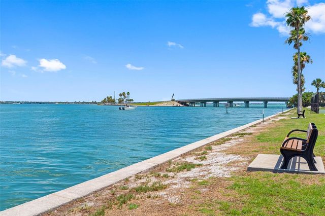 1 GATESHEAD DRIVE B108, Dunedin, FL 34698