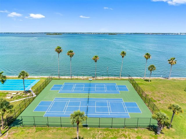 1 GATESHEAD DRIVE B108, Dunedin, FL 34698