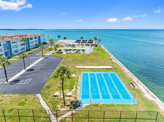1 GATESHEAD DRIVE B108, Dunedin, FL 34698