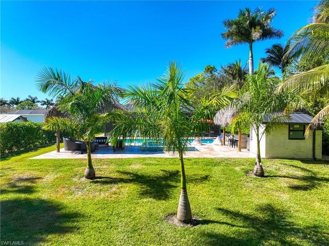 1890 Oakes BLVD # A, Naples, FL 34119