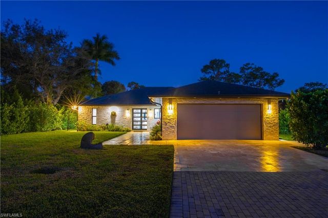 1890 Oakes BLVD # A, Naples, FL 34119