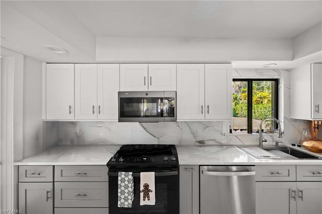 1890 Oakes BLVD # A, Naples, FL 34119