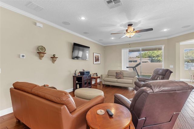 877 STRATHMORE DRIVE, Orlando, FL 32803