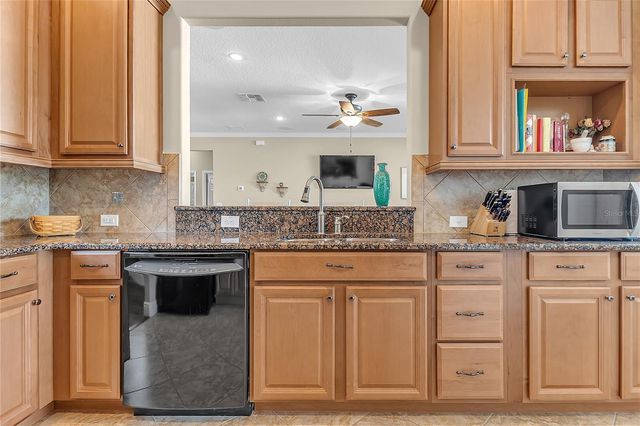 877 STRATHMORE DRIVE, Orlando, FL 32803