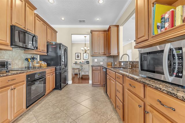 877 STRATHMORE DRIVE, Orlando, FL 32803