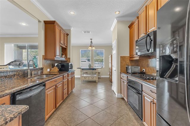 877 STRATHMORE DRIVE, Orlando, FL 32803