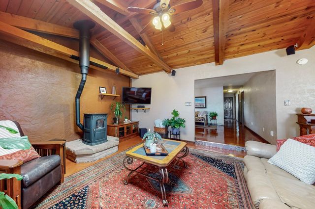 38 ELIAS Road, Los Lunas, NM 87031