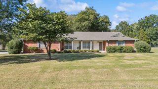 731 Kingfisher Road, Catoosa, OK 74015