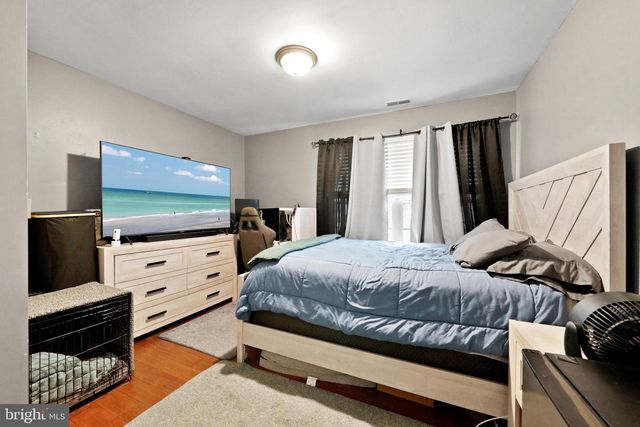 19 N CENTRAL AVE, Sicklerville, NJ 08081