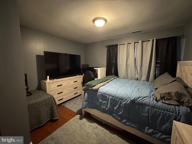 19 N CENTRAL AVE, Sicklerville, NJ 08081