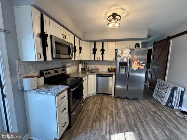 19 N CENTRAL AVE, Sicklerville, NJ 08081