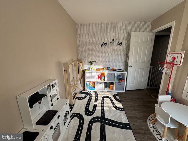 19 N CENTRAL AVE, Sicklerville, NJ 08081