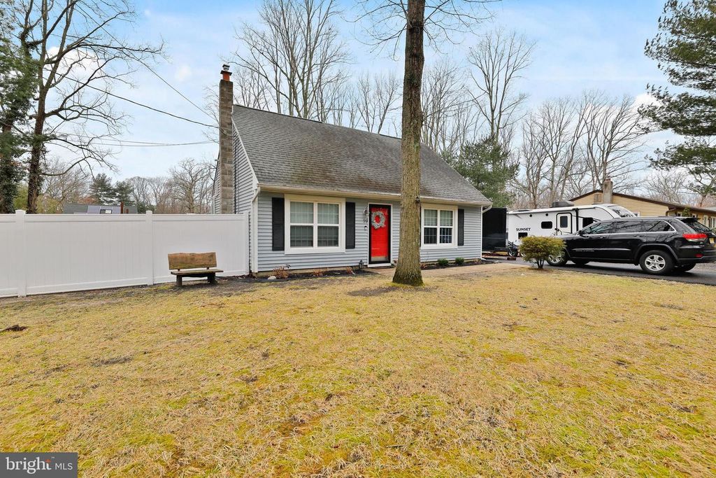 19 N CENTRAL AVE, Sicklerville, NJ 08081