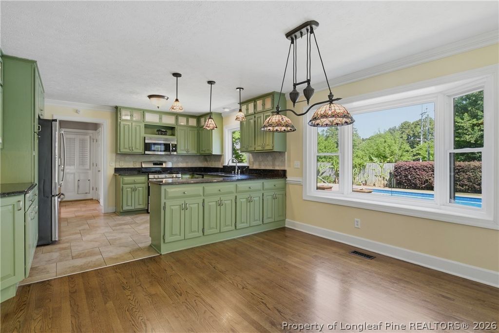 437 Kingsford Road, Fayetteville, NC 28314 — photo 8
