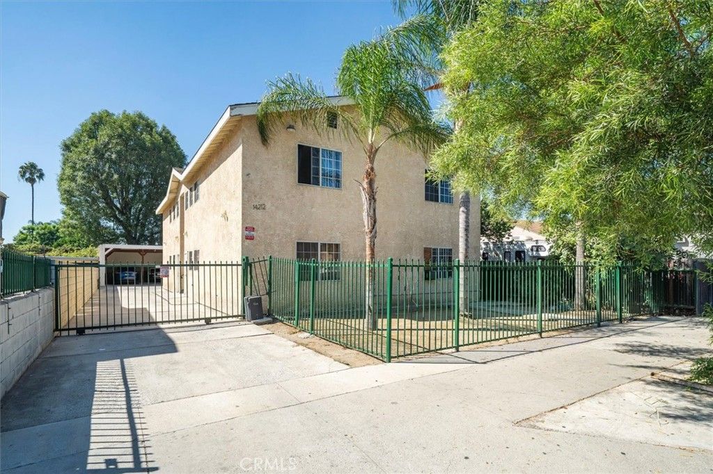 14212 Vanowen Street, Van Nuys, CA 91405 — exterior