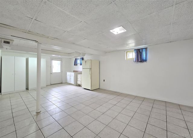 43 McAlester Avenue, Hicksville, NY 11801