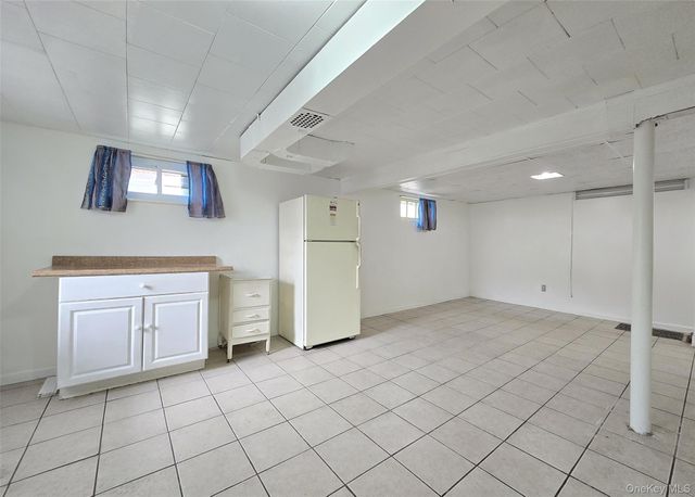 43 McAlester Avenue, Hicksville, NY 11801