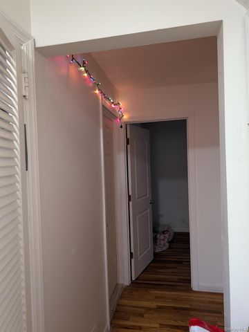 43 McAlester Avenue, Hicksville, NY 11801