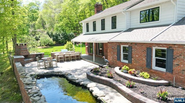 219 W Saddle River Road, Saddle River, NJ 07458