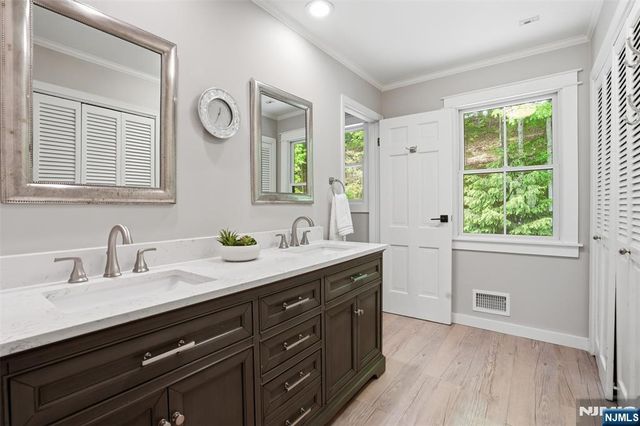 219 W Saddle River Road, Saddle River, NJ 07458